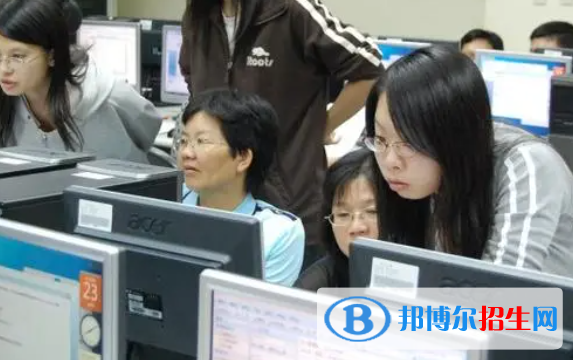 廣西2023年計算機學校和職高哪個好