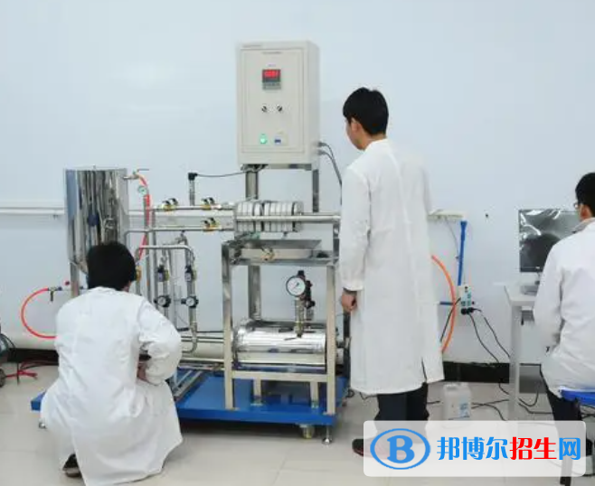 大學(xué)應(yīng)用化工技術(shù)專業(yè)可以從事哪些工作？