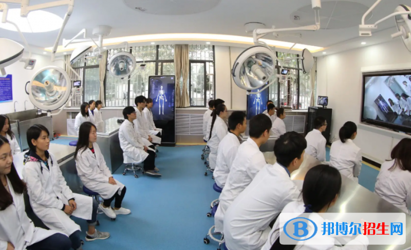 大學(xué)醫(yī)學(xué)檢驗技術(shù)專業(yè)可以從事哪些工作？