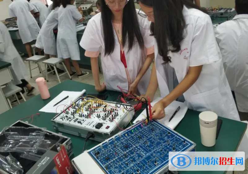大學(xué)醫(yī)療器械經(jīng)營與管理專業(yè)可以從事哪些工作？