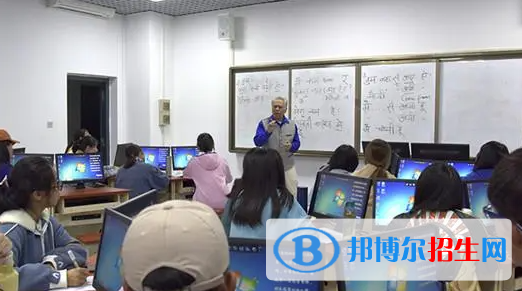 大學印度尼西亞語專業(yè)可以從事哪些工作？