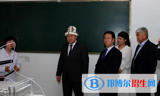 大學(xué)哈薩克語(yǔ)專業(yè)可以從事哪些工作？