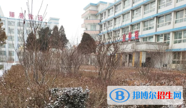 會(huì)寧縣第一中學(xué)2023年學(xué)費(fèi)、收費(fèi)多少 