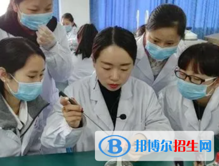 大學(xué)回醫(yī)學(xué)專業(yè)可以從事哪些工作？
