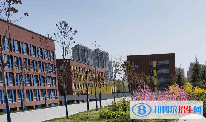 平?jīng)鍪械谝恢袑W(xué)2023年招生簡(jiǎn)章 