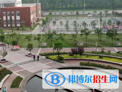 長江藝術工程職業(yè)學院是大專還是中專（長江藝術工程職業(yè)學院）