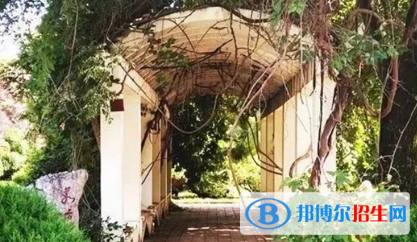 甘肅省慶陽第一中學(xué)2023年學(xué)費(fèi)、收費(fèi)多少 