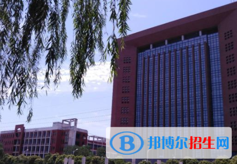 河南科技學(xué)院是不是雙一流大學(xué)嗎？