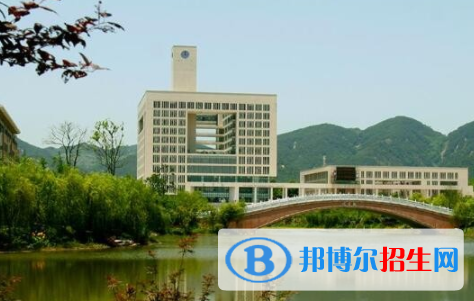 重慶師范大學(xué)是不是雙一流大學(xué)？