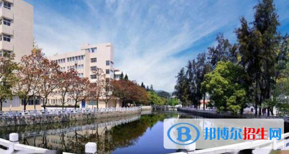 福州大學(xué)至誠(chéng)學(xué)院是不是雙一流大學(xué)？