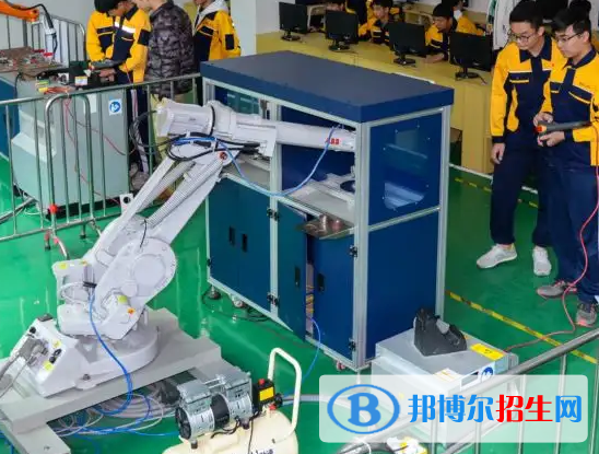 重慶2023年適合男生的中專學校專業(yè)