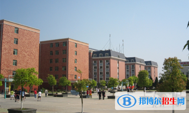 南昌大學(xué)共青學(xué)院是不是雙一流大學(xué)？