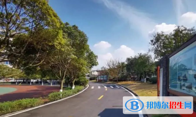 成都洛帶中學(xué)2023年招生辦聯(lián)系電話 