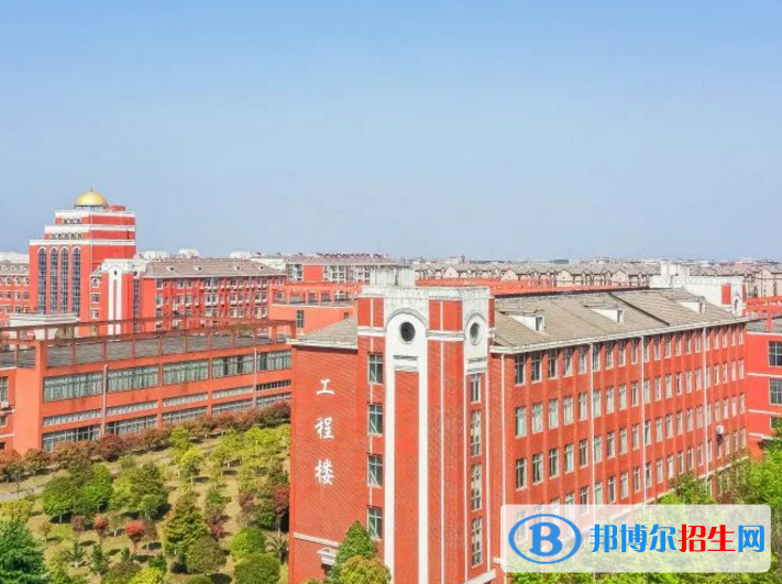南昌職業(yè)大學(xué)是不是985大學(xué)？