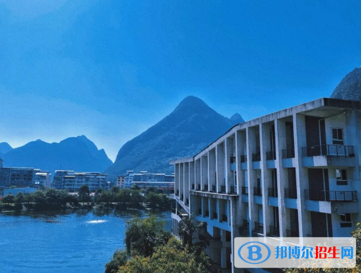 桂林信息科技學院是不是985大學？