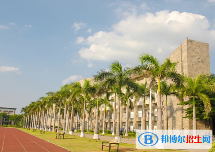 廣東東軟學(xué)院是不是985大學(xué)？
