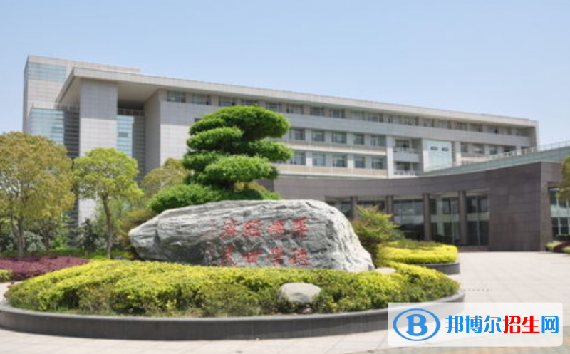 湖北經(jīng)濟(jì)學(xué)院是幾本？是985和211嗎？