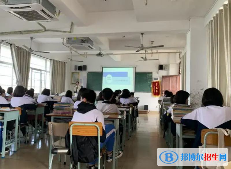 2023年?？谑协偵饺A僑中學(xué)招生辦聯(lián)系電話