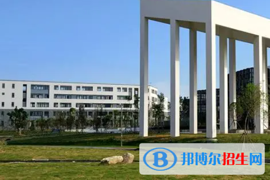 鹿城職業(yè)技術(shù)學(xué)校地址在哪里，哪個(gè)地區(qū)，哪個(gè)城市?