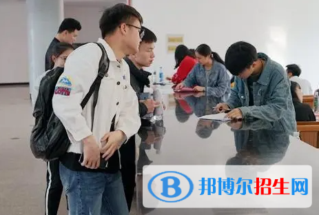 高考優(yōu)秀作文:以港灣為話(huà)題（3篇）