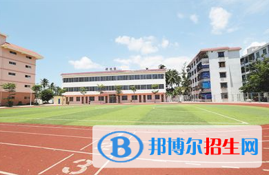 萬(wàn)寧市萬(wàn)寧中學(xué)地址在哪里，哪個(gè)地區(qū)，哪個(gè)城市