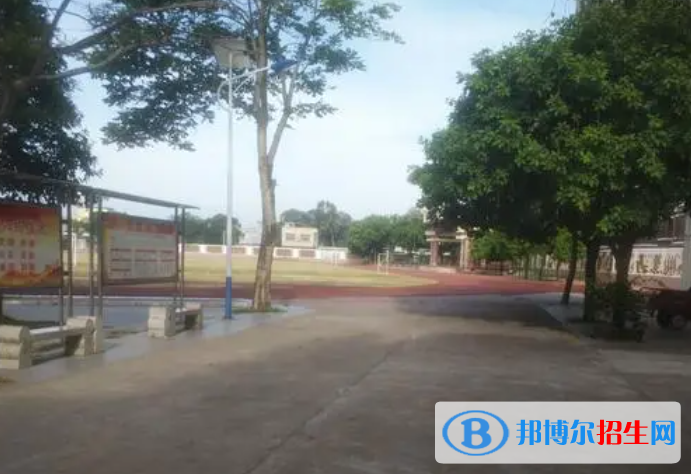 萬(wàn)寧市大同中學(xué)地址在哪里，哪個(gè)地區(qū)，哪個(gè)城市