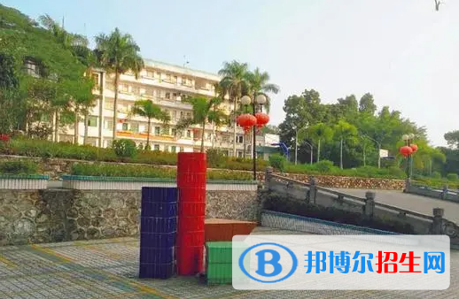 儋州市兩院中學(xué)地址在哪里，哪個地區(qū)，哪個城市