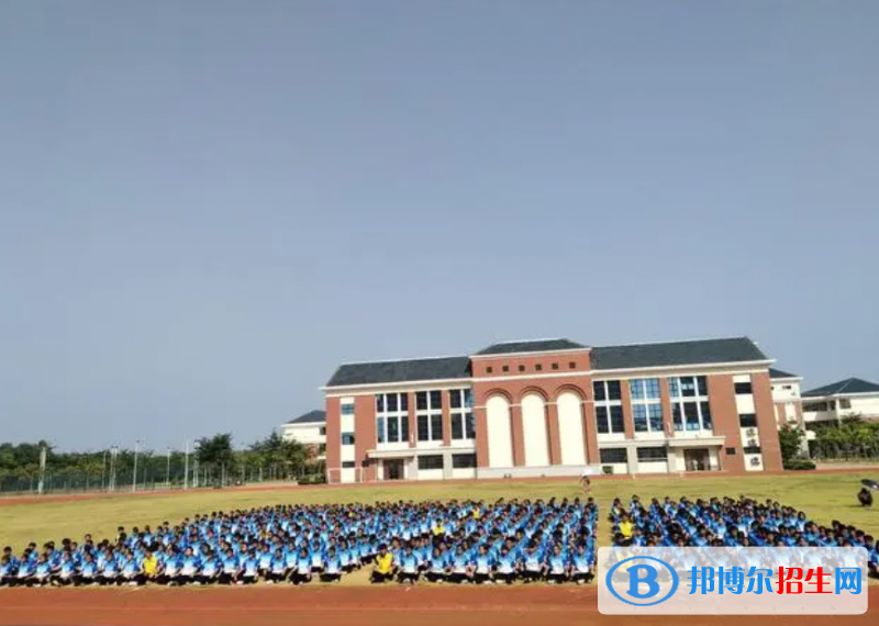 西南大學(xué)東方實(shí)驗(yàn)中學(xué)地址在哪里，哪個(gè)地區(qū)，哪個(gè)城市