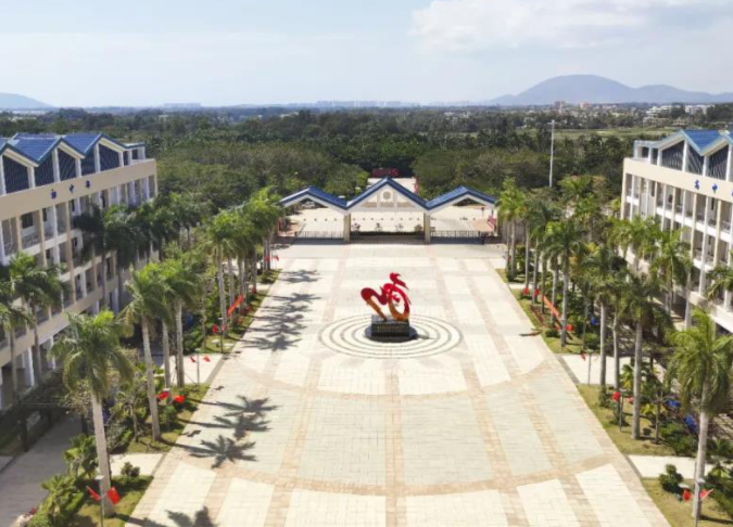 陵水縣民族中學(xué)地址在哪里，哪個地區(qū)，哪個城市