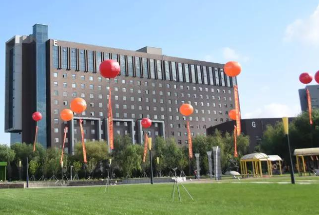 武漢科技大學(xué)和吉林動(dòng)畫學(xué)院怎么選？哪個(gè)好？附分?jǐn)?shù)線