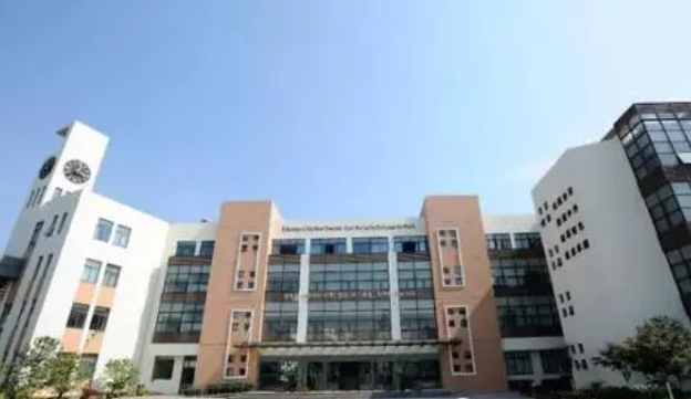 張家港市常青藤實(shí)驗(yàn)中學(xué)地址，乘車路線