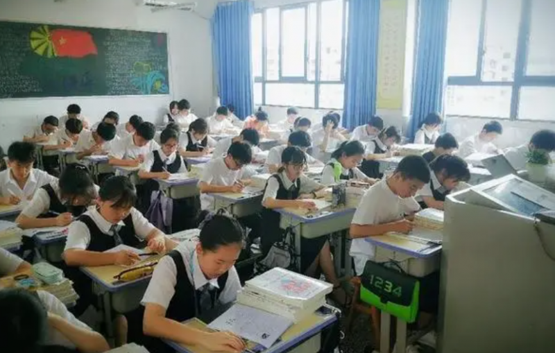 2023年?？谥锌汲煽冊谀睦锊樵?中考成績查詢?nèi)肟诰W(wǎng)站