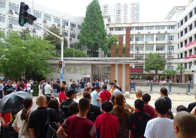 2023年阜陽中考成績?cè)谀睦锊樵?中考成績查詢?nèi)肟诰W(wǎng)站