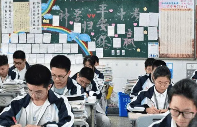 2023年南寧中考成績(jī)?cè)谀睦锊樵?中考成績(jī)查詢?nèi)肟诰W(wǎng)站
