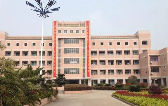 揚(yáng)中市新壩中學(xué)歷年招生分?jǐn)?shù)線一覽表(2023參考)
