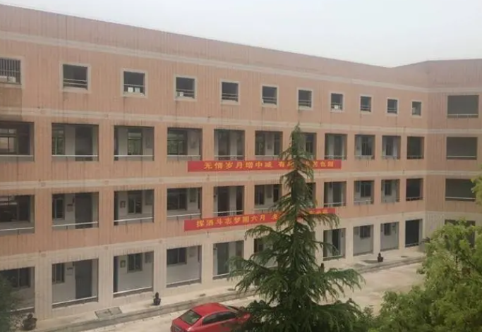 揚(yáng)中市新壩中學(xué)地址，乘車路線