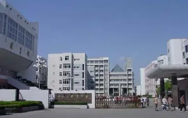 江蘇省黃橋中學(xué)地址，乘車路線