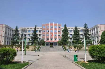 泰州市第二中學(xué)地址，乘車路線