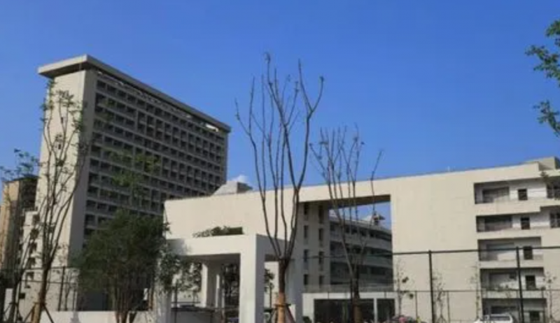靖江市斜橋中學(xué)地址，乘車路線