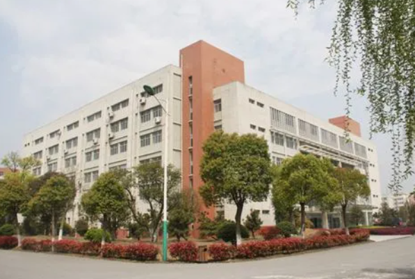 常州市金壇區(qū)金沙高級(jí)中學(xué)地址，乘車路線
