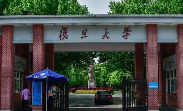 中國大學(xué)新聞學(xué)專業(yè)排名（研究型）-校友會(huì)2023最新排名