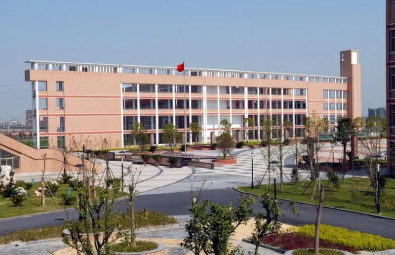 浙江省桐鄉(xiāng)市高級中學地址，乘車路線