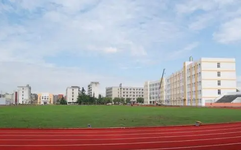 湖北2023年上中專(zhuān)學(xué)校一年要多少錢(qián)