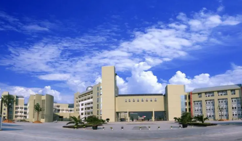 浙江省平陽中學(xué)地址，乘車路線