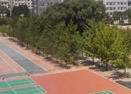 大連瓦房店師范學校地址，乘車路線