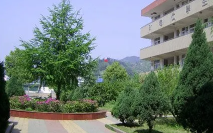 永嘉縣上塘中學(xué)地址，乘車路線