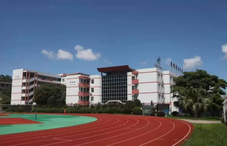 溫州市龍灣區(qū)春暉高級中學(xué)地址，乘車路線