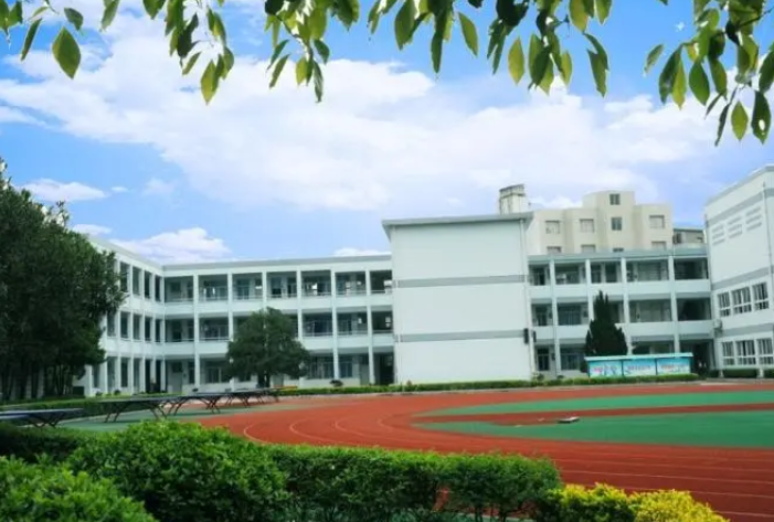 溫州市龍灣區(qū)春暉高級中學(xué)怎么樣、好不好