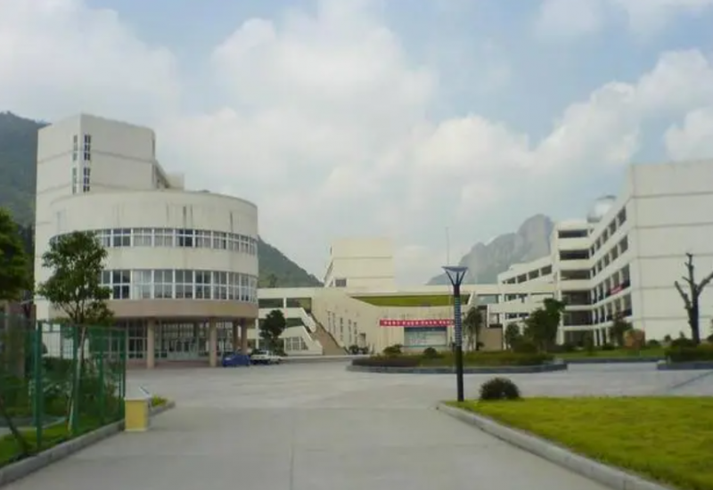樂清市第三中學地址，乘車路線