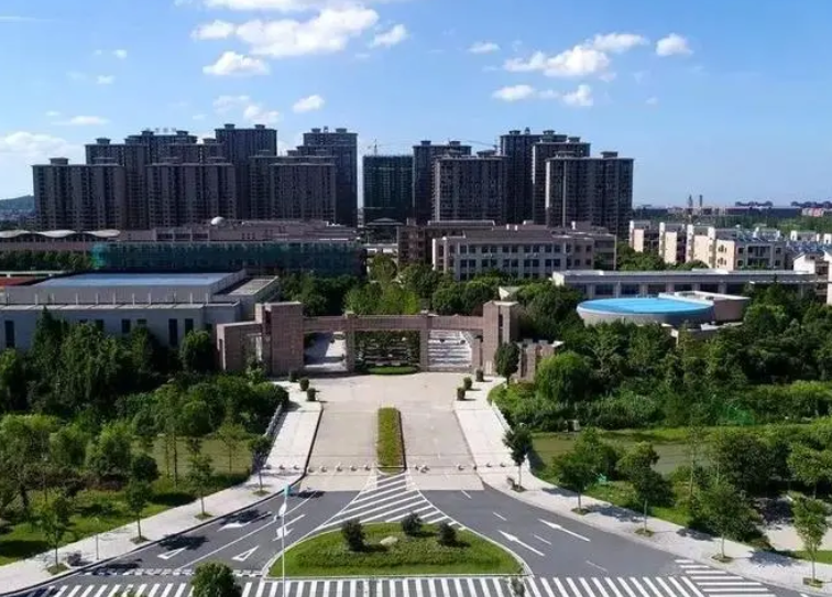 海寧市高級(jí)中學(xué)地址，乘車路線
